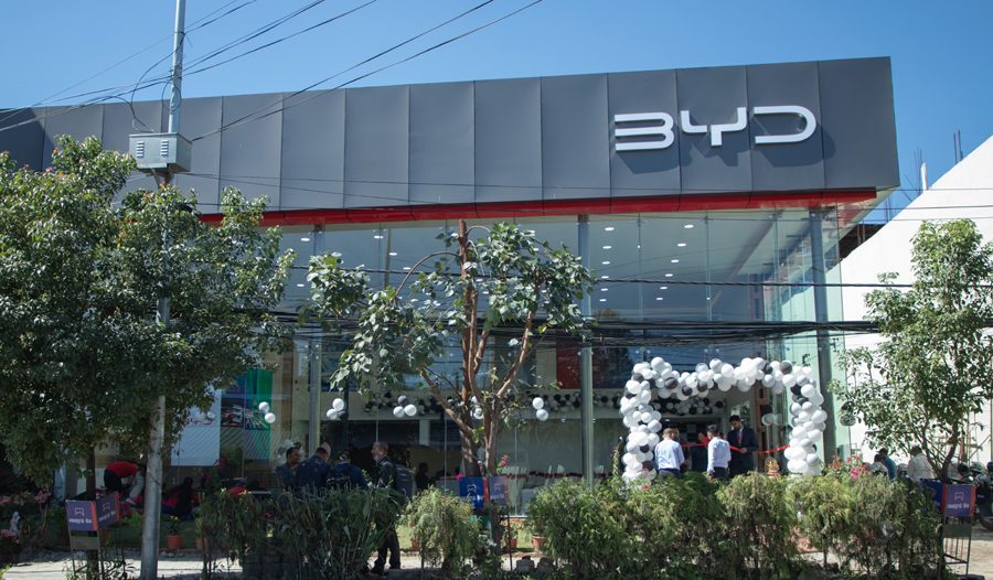 बीवाइडीमा दैनिक कम्तिमा २ हजार युनिट उत्पादन कटौती