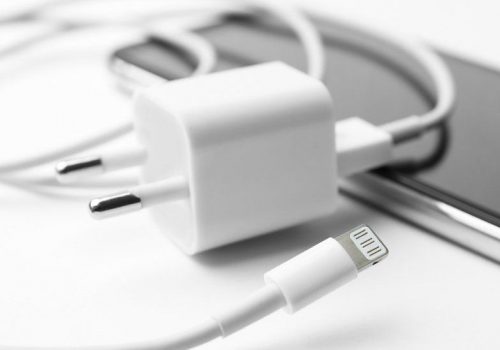 आईफोनसहित सबै एप्पल डिभाइसहरूमा २०२४ सम्म युएसबी-सी हुनसक्ने