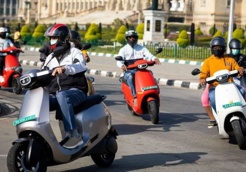 ओला इलेक्ट्रिकले ई–स्कुटरको उत्पादन बढाउने, विद्युतीय मोटरसाइकल ल्याउने योजनामा