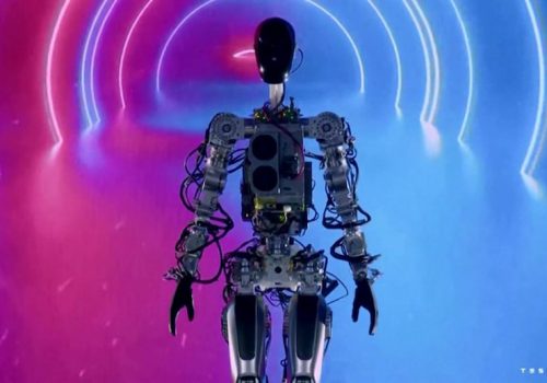 मस्कले देखाए टेस्लाको ह्युमनोइड रोबोट ‘अप्टिमस’ को प्रोटोटाइप