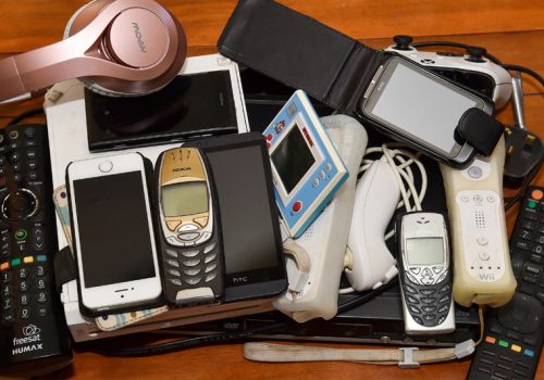 बेलायतीका घरमा करिब ८ करोड ५० लाख प्रयोगबिहिन पुराना डिभाइस