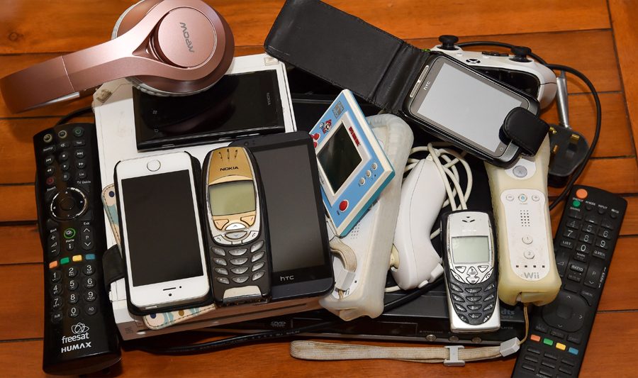 बेलायतीका घरमा करिब ८ करोड ५० लाख प्रयोगबिहिन पुराना डिभाइस