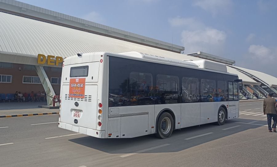 अब लुम्बिनीमा चल्ने भए लामो समयदेखि थन्किएका विद्युतीय बस