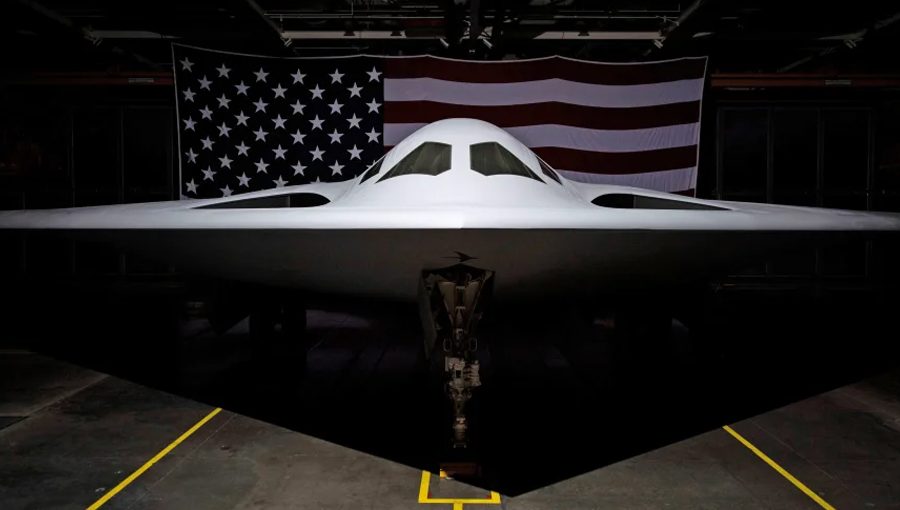 अत्याधुनिक स्टिल्थ टेक्नोलोजी भएको बी-२१ राइडर अमेरिकी बमवर्षक विमान अनावरण