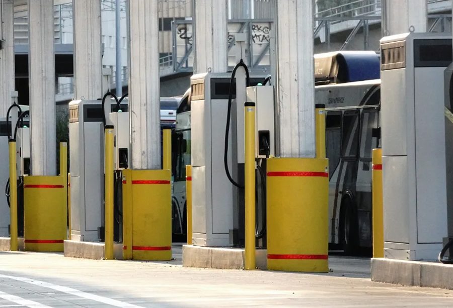 क्यालिफोर्नियाले ९० हजार इभी चार्जरहरू निर्माण गर्न २.६ अर्ब डलर लगानी गर्ने