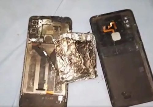 मोबाइलमा गेम खेल्दै गर्दा भारतमा शाओमी फोन पड्कियो, एक किशोर गम्भीर घाईते