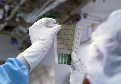 कागजको पातलो सोलार सेलमार्फत अब लुगाबाट बिजुली उत्पादन हुने, जान्नुहोस् कसरी काम गर्छ?