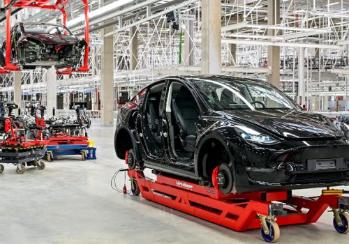 टेस्लाको चीनमा निर्मित ईभीको बिक्री अप्रिलमा १८ प्रतिशतले घट्यो
