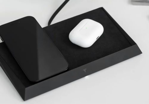 टेस्लाले लन्च गर्यो साइबरट्रकबाट प्रेरित ३०० डलरको वायरलेस चार्जर