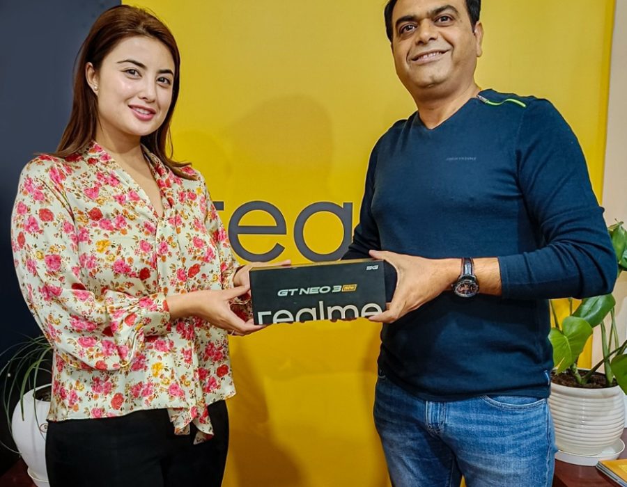 निती शाह बनिन् रियलमीको नयाँ ब्रान्ड एम्बेस्डर