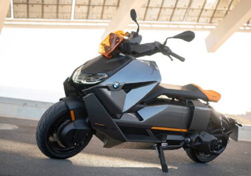 बीएमडब्ल्यू सीई०४ इलेक्ट्रिक स्कुटर भारतमा सार्वजनिक हुँदै