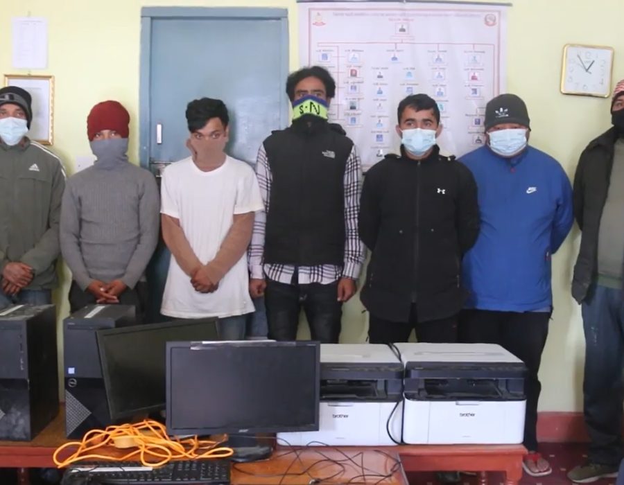 विद्यालयबाट कम्प्युटर चोर्ने सात जना पक्राउ