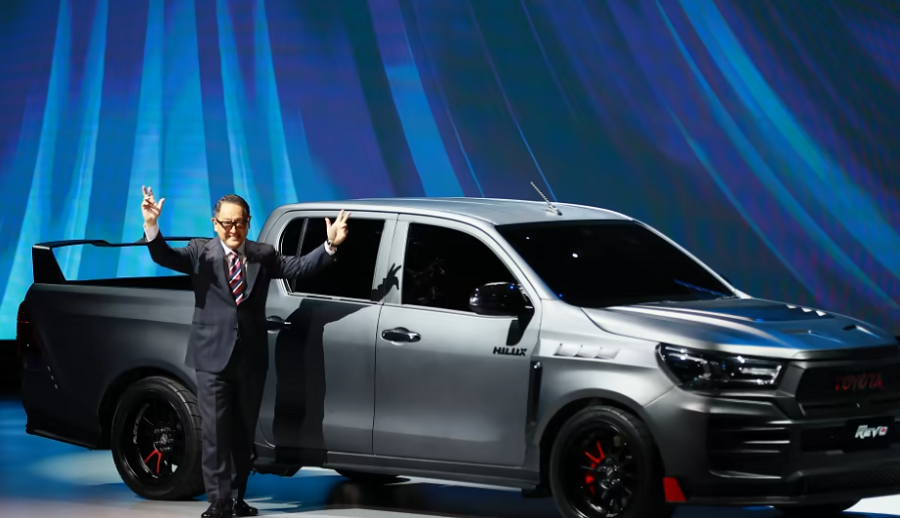 टोयोटा हाइलक्स इलेक्ट्रिक सार्वजनिक