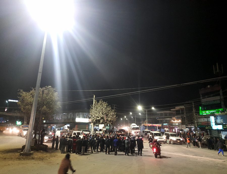 हाइमास्ट र सडक बत्तिबाट पोखरा झिलिमिली