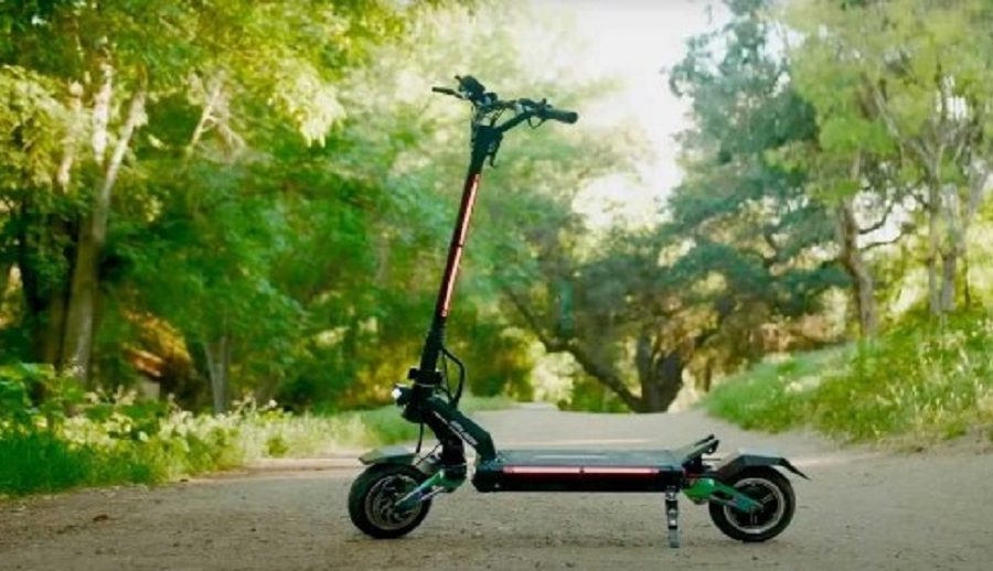 डुअल इलेक्ट्रिक मोटर सहितको २,६०० वाटको स्प्लाच टाइटन ई-स्कूटर सार्वजनिक