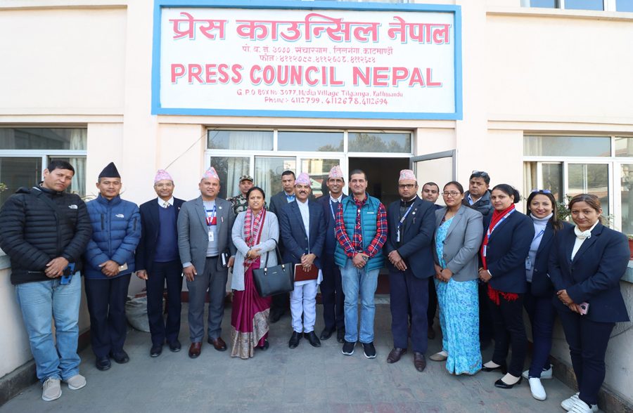 संचालनमा रहेका अनलाइनलाई पनि नियमित अभिमुखीकरण गरौँः सञ्चारमन्त्री शर्मा