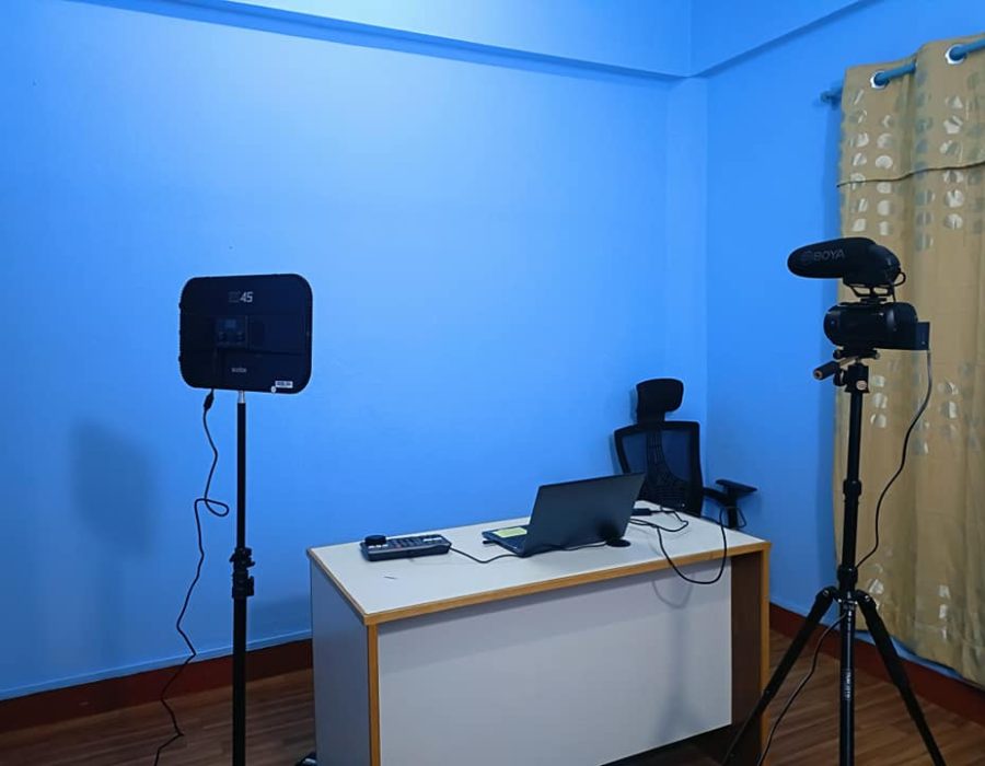 कमलामाई नगरपालिकाले प्रविधि आधारित शिक्षणलाई जोड दिन १८ हजार डलरमा बनायो युट्युब स्टुडियो