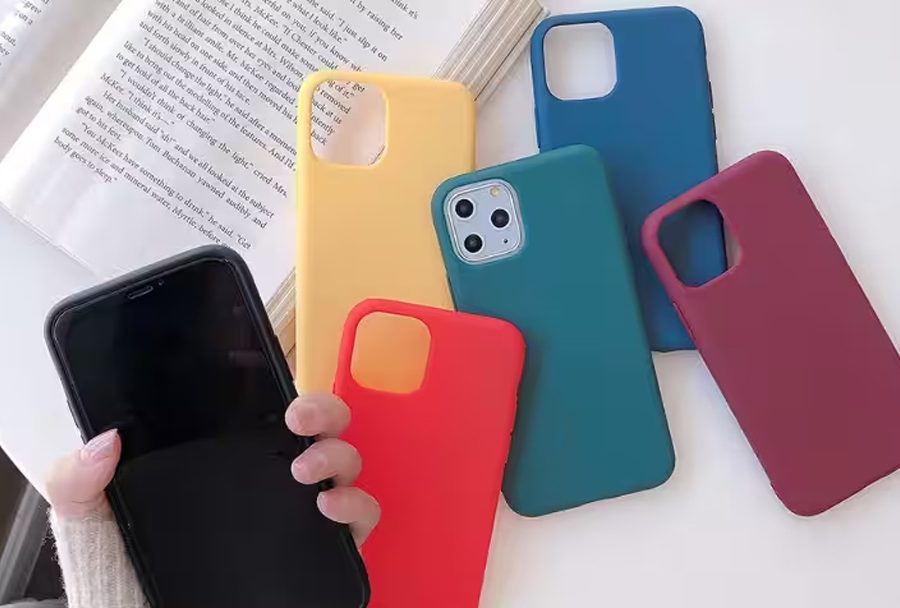 के तपाइँ रंगीन वा डिजाइनदार मोबाइल कभर प्रयोग गर्नुहुन्छ? यी बेफाइदाहरू पढ्नुहोस्