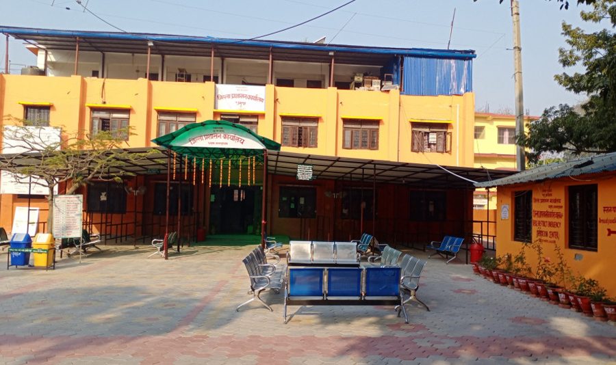 धनुषामा राहदानीसम्बन्धी सम्पूर्ण काम रोकियो