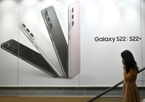 सामसङको डिस्प्ले आयात रोकाउने दबाबले अमेरिकी फोन मर्मत प्राविधिकहरू चिन्तित