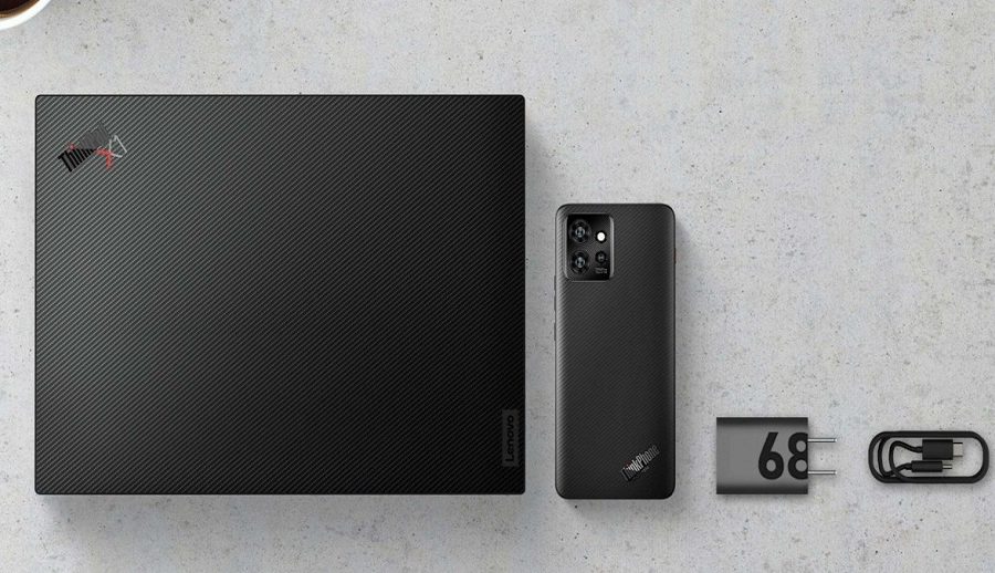 लेनोभोको ल्यापटपबाट प्रेरित भएको मोटोरोला थिंकफोन सार्वजनिक