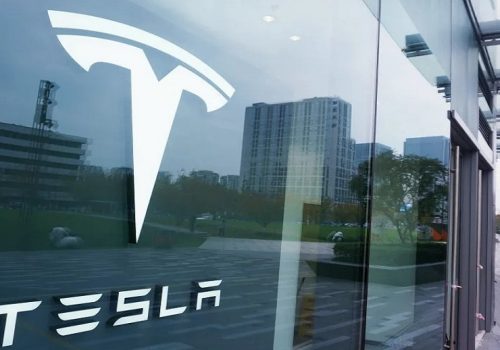 ‘अटोपाइलट’ शब्द प्रयोग गर्न बन्द गरेपछि ३० दिनको लाइसेन्स निलम्बनबाट जोगियो टेस्ला