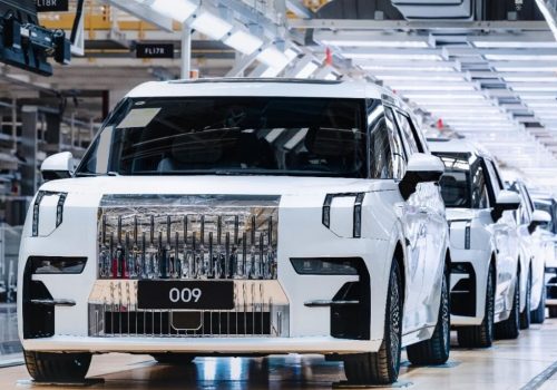 चिनियाँ इभी निर्माता जीकरको उत्पादन प्लान्ट २२ दिन बन्द, चिनियाँ नयाँ वर्ष बिदामा स्तरवृद्धि गर्दै