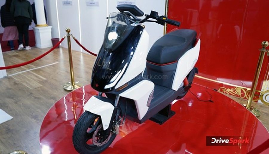 ३६० डिग्री क्यामरा भएको इलेक्ट्रिक स्कुटर, डिस्प्लेबाट चारै दिशा हेर्न सकिने