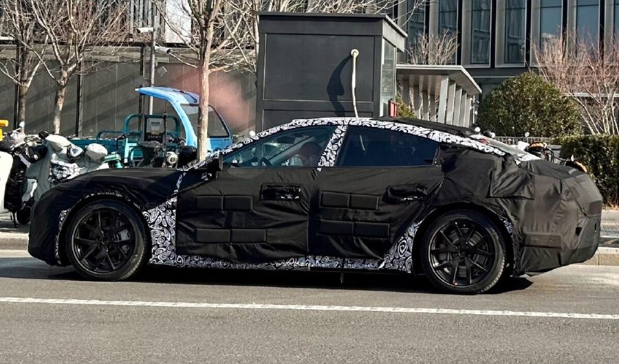 शाओमीले ईभीको दुई मोडेलमा काम गर्दै, एउटाले टेस्ला मोडेल ३ सँग प्रतिस्पर्धा गर्ने