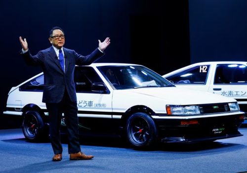 टोयोटाले आफ्ना पुराना कारहरुलाई अपग्रेड गर्दै बनायो शून्य उत्सर्जन कार संस्करण