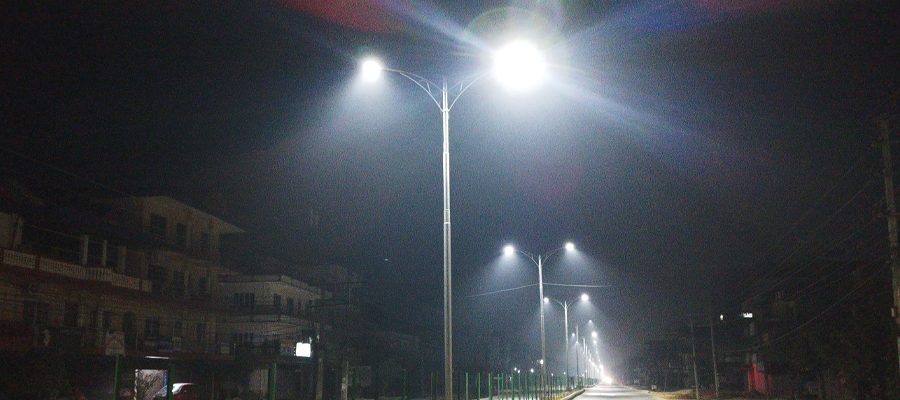 बल्न सुरु भए चितवनमा स्मार्ट लाइट, मोबाइलबाटै बत्ती बाल्ने, निभाउने वा डिम गर्न सकिने