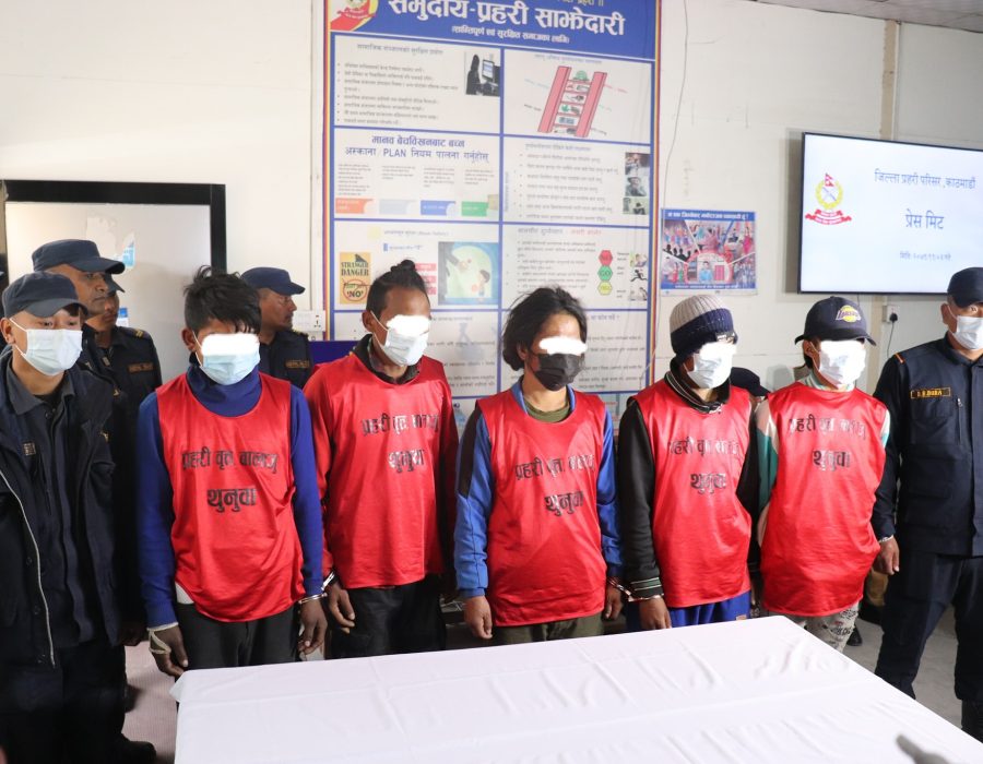 गोंगबुको मोबाइल पसल लुटपाट गरेको आरोपमा चार जना पक्राउ