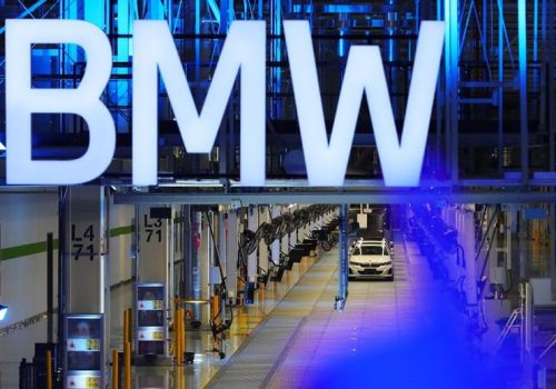 चीनमा निर्माण हुने आफ्ना गाडीहरुमा ह्वावेको हाइकार एप समावेश गर्दै बीएमडब्लू