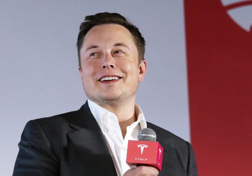 पहिलो त्रैमासमा टेस्लाको नाफा आधाभन्दा बढीले घट्यो