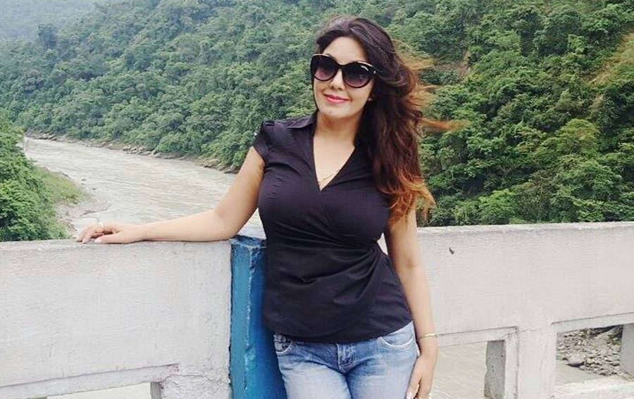 मानहानी गरेको भन्दै अभिनेत्री करिश्मा मानन्धरद्वारा डिल्लीराम खनालविरुद्ध साइबर उजुरी