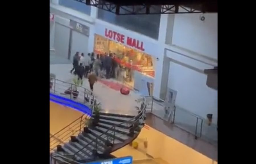 यातायात मजदुरको आन्दोलनको मौका पारेर मोबाइल पसलबाट ८० लाखको मोबाइल लुटियो