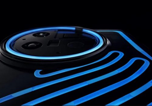 वानप्लस ११ कन्सेप्टको टिजर सार्वजनिक पछाडिको भागमा हल्का स्ट्रिप्स