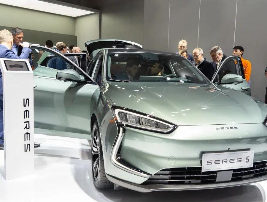 ह्वावे समर्थित सेरेसले सेमी सोलिड स्टेट ब्याट्रीसहितको नयाँ मोडल लन्च गर्ने