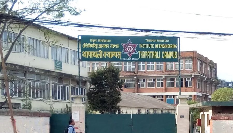 इन्जिनियरिङका विद्यार्थीले बनाए हातको इशारालाई शब्दमा रुपान्तरण गरी आवाज निकाल्ने उपकरण