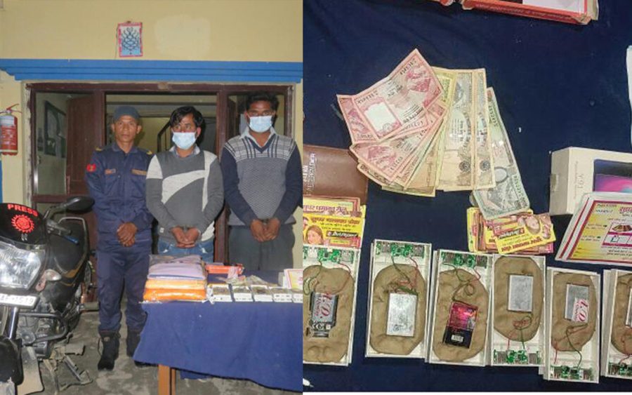 पावर बैंकको खोलभित्र गिलो माटो राखी बेच्ने दुई भारतीय पक्राउ