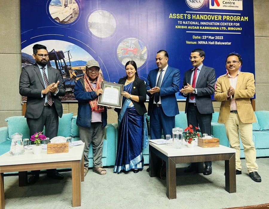 राष्ट्रिय आविष्कार केन्द्रलाई एनआरएनएद्वारा सहयोग सामग्री हस्तान्तरण