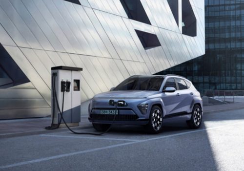 हुन्डाईले कोरियाली बजारमा बीवाईडी र टेस्लासँग प्रतिस्पर्धा गर्न आफ्ना इभीको मूल्य घटायो