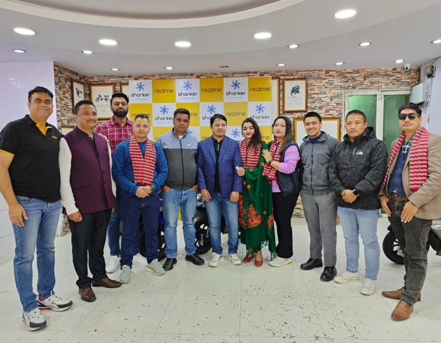 रियलमीद्वारा आफ्ना “अचिभर रिटेल डिस्ट्रिब्युटर” हरुलाई स्कुटर वितरण