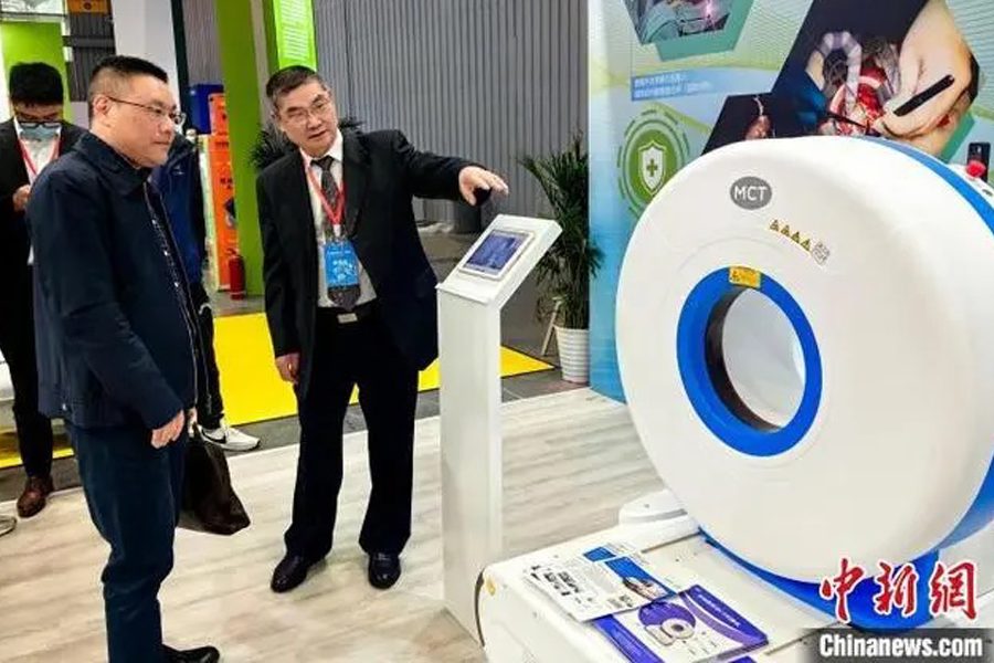 चिनियाँ वैज्ञानिकहरूले विकास गरे इन्टेलिजेन्ट रोबोटिक मोबाइल सीटी