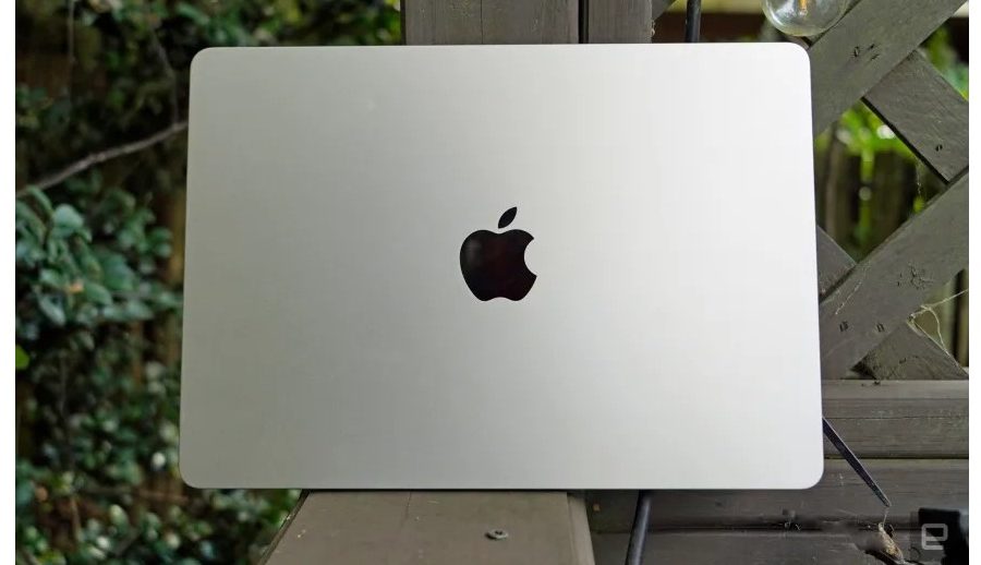 एप्पलको १५ इन्च म्याकबुक एयर चाँडै आउने सम्भावना