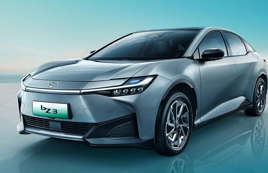 बीवाईडीको ब्याट्री र मोटर भएको टोयोटाको इलेक्ट्रिक सेडान बीजेड३ चीनमा सार्वजनिक