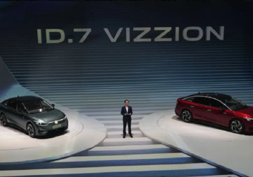 चीन अटो शोमा फक्सवागनको लक्जरी इलेक्ट्रिक सेडान सार्वजनिक