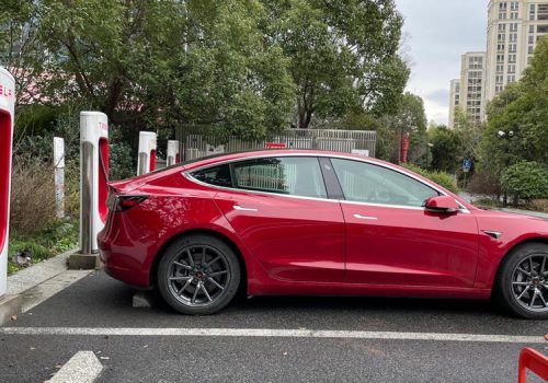 टेस्लाले अमेरिका पछि चीन, जर्मनी लगायत विश्वभर मूल्य घटायो