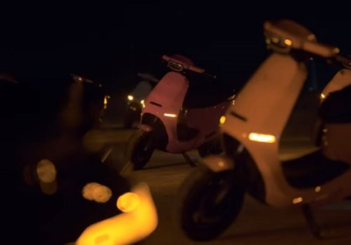 ओला स्कुटरमा म्यूजिकको धुन अनुसार लाइट बल्ने