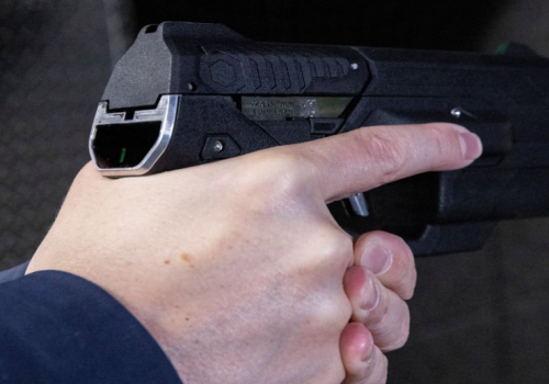 प्रयोगकर्ताको अनुहार पहिचान गरेपछि मात्र चलाउन सकिने स्मार्ट बन्दुक तयार